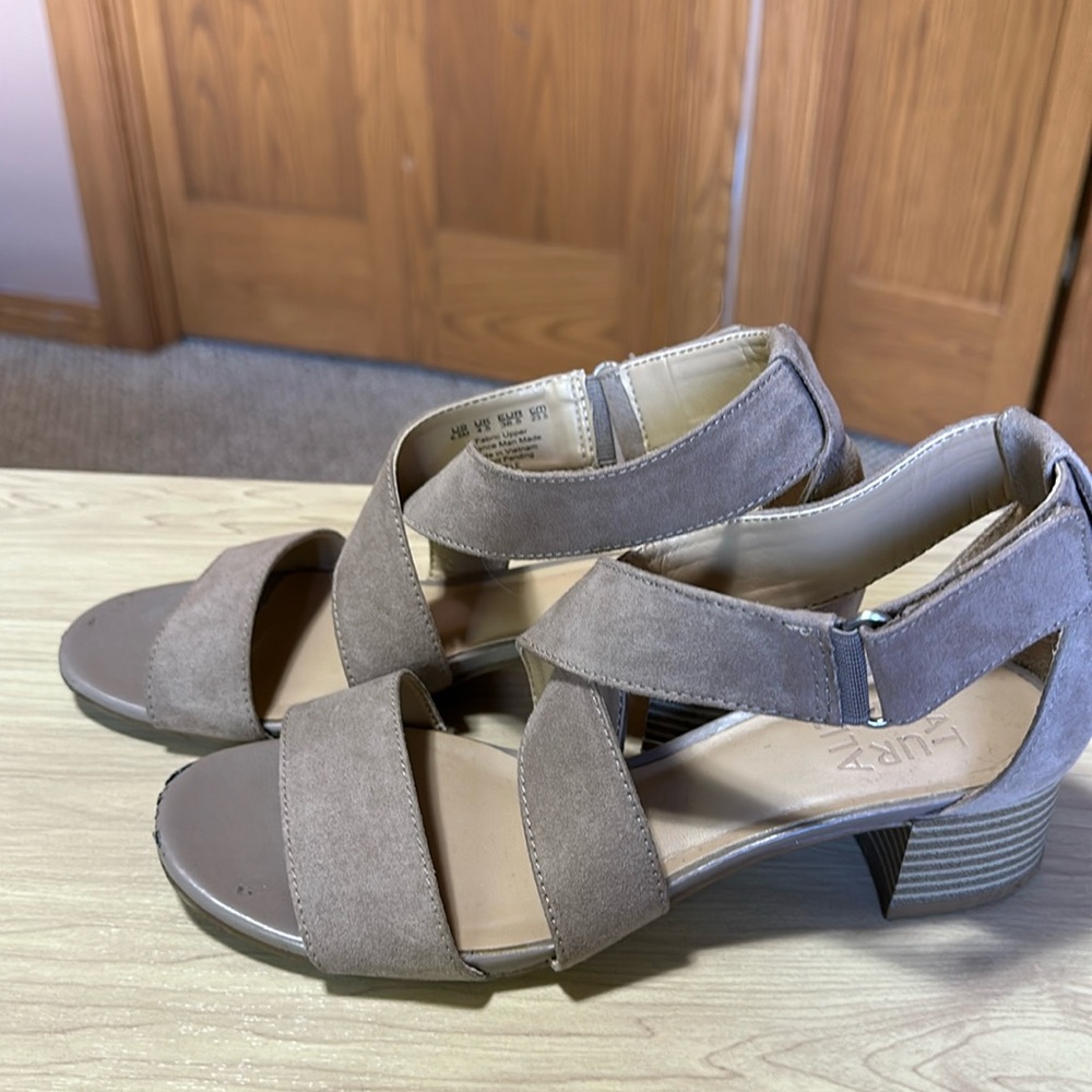 Naturalizer Sandals